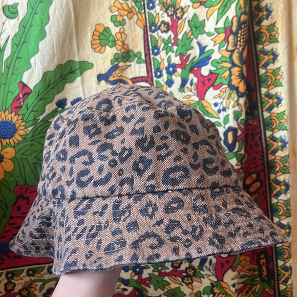 Leopard Bucket hat - Picture 2 of 3